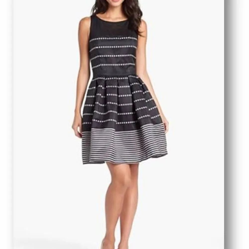 Taylor Black & White Sleeveless Summer Dress